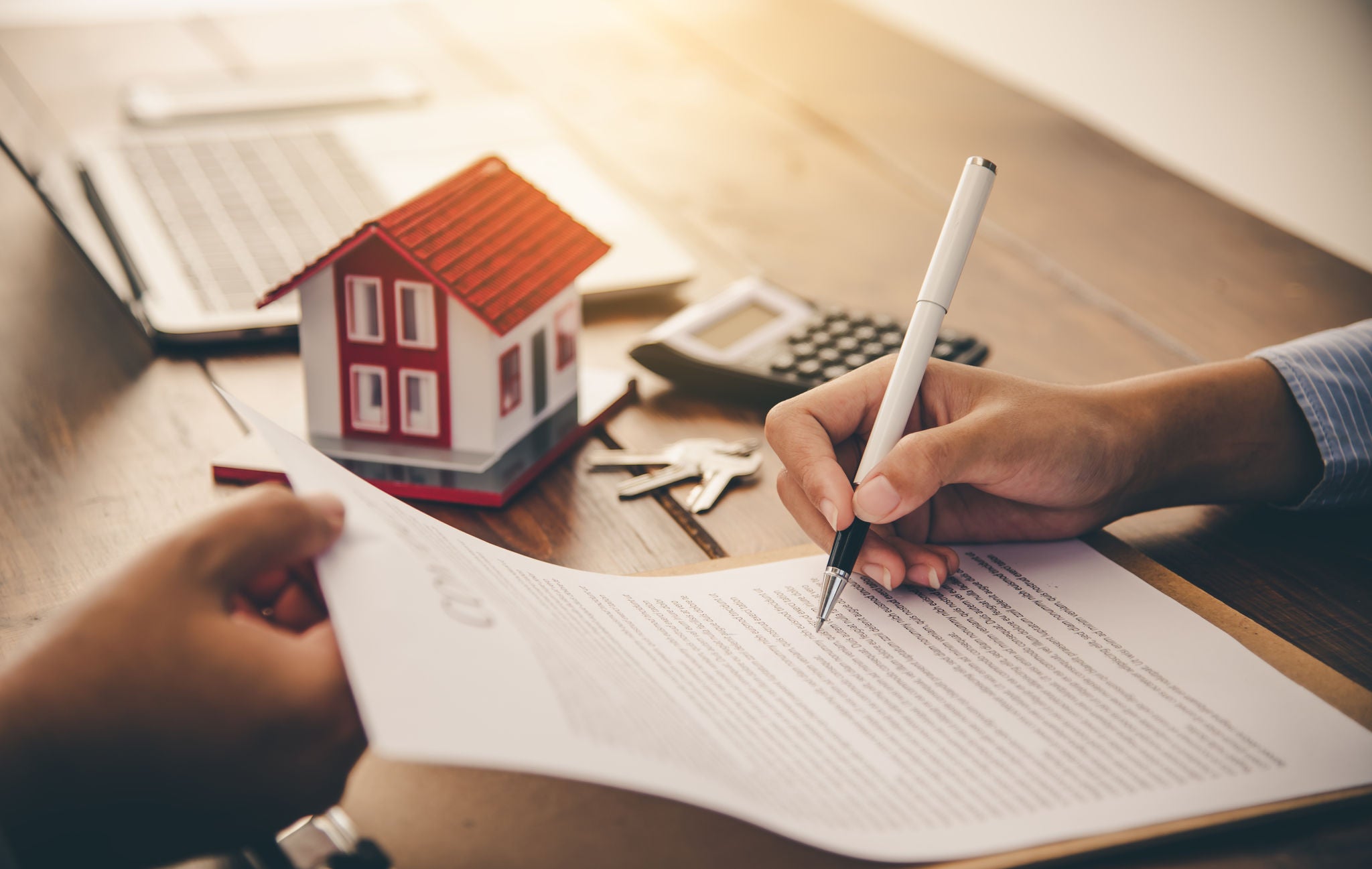 The real estate agent closes the deal with the client and they sign the contract. - 3, The real estate agent closes the deal with the client and they s