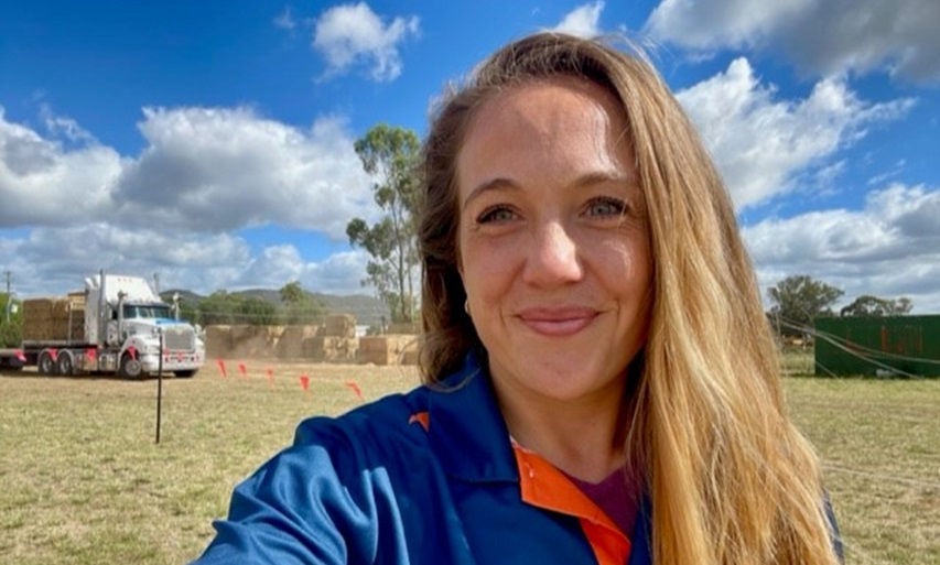 Elizabeth Lehmann, Disaster Response Legal Service solicitor, on outreach at Eugowra 2022 following severe floods in the region. We supported clients through recent bushfires and floods with the knowledge that they are symptoms of a changing climate.